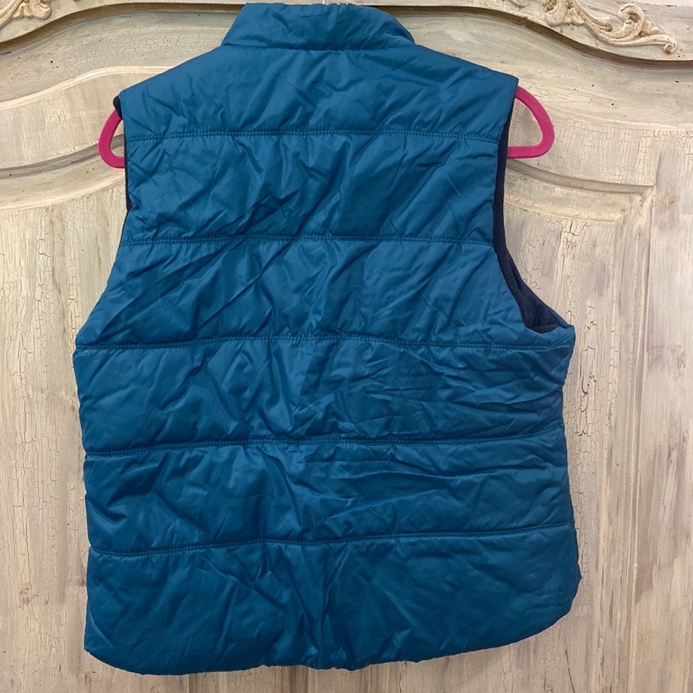 American Eagle Puffer Vest - Picture 2 of 4
